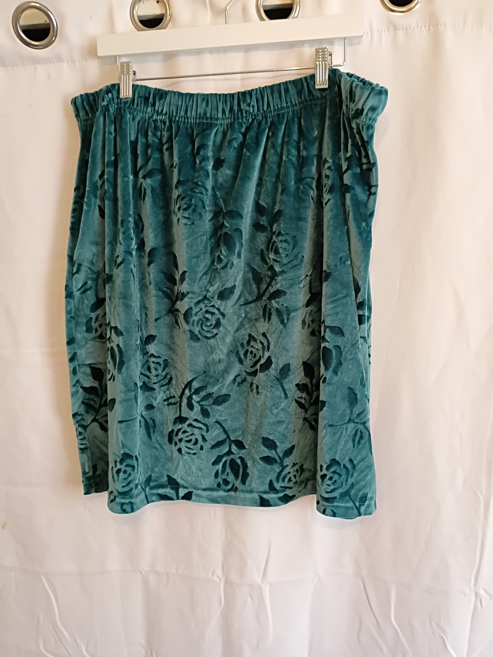 Lane Bryant Designs Teal/Green Floral Velvet Skirt Size 22/24